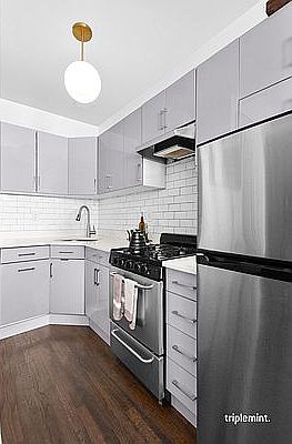 4th image of 146 W 80th St APT 3R