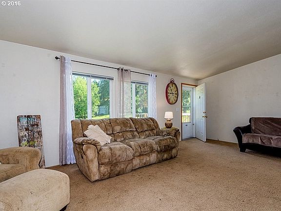 4th image of 21201 NE 67th Ave