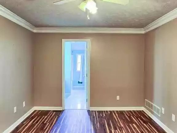 4th image of 10109 Greenfield Woods Cir