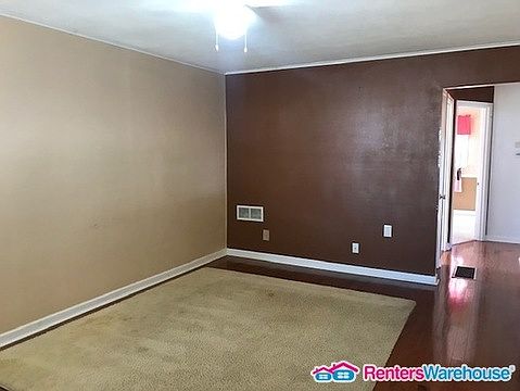 2nd image of 120 Saint Regis Ln