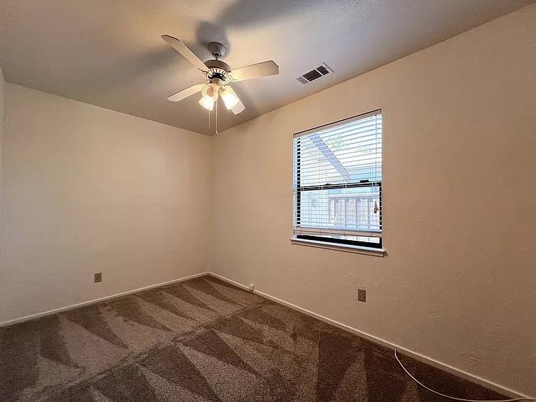 10 Linnell Ave — Photo 23
