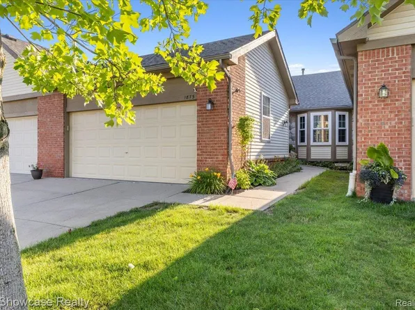 1873 N Kenwyck Dr, Ypsilanti, MI 48198