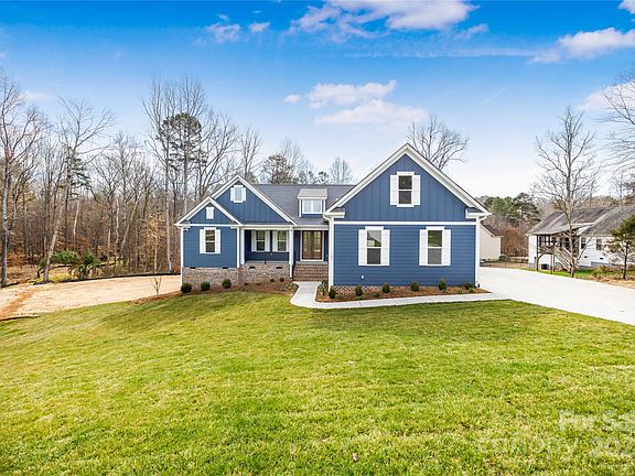 4th image of 165 Streamside Estates Dr