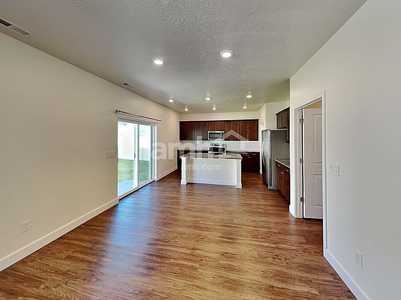 5th image of 2357 E Surry Way