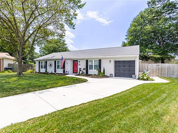 3rd image of 1813 Randall Ct