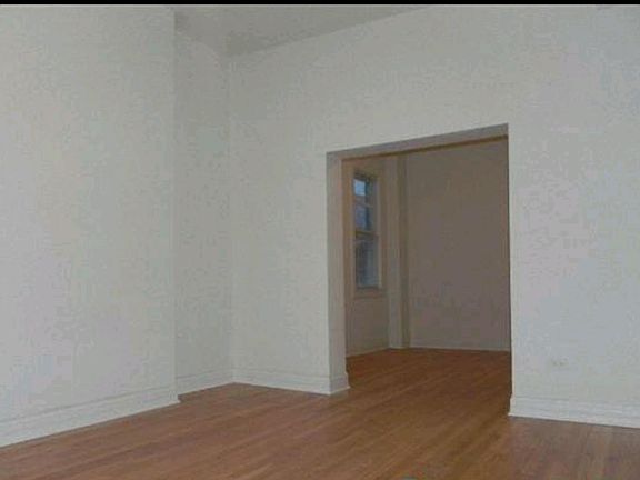 4th image of 948 N Western Ave #3