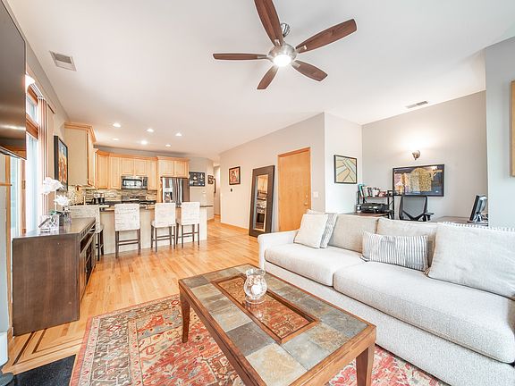 3rd image of 4649 N Magnolia Ave APT 2N
