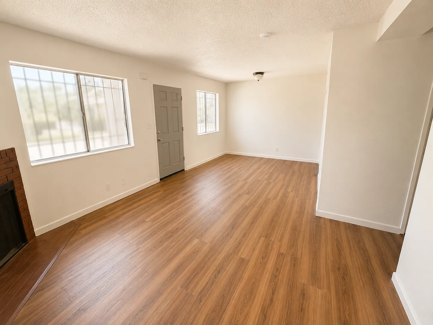 2802 W Ramona Rd — Photo 3