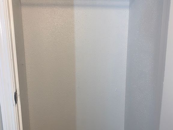 Entrance coat closet
