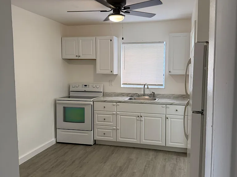 2650 NE 9th Ave #2656 — Photo 6