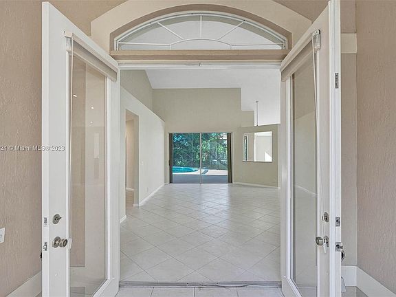 3rd image of 5163 Chardonnay Dr