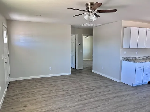 1040A S Elizabeth St #1040A — Photo 6