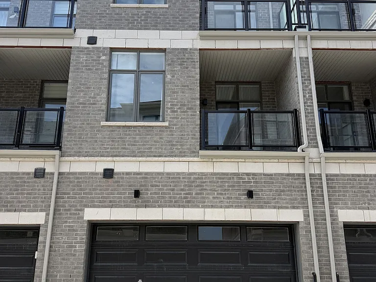 27 Tay Ln — Photo 2