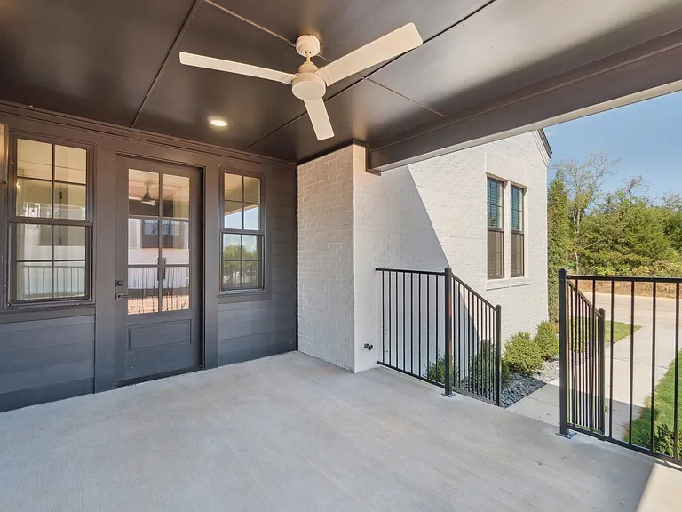 18835 Selah Way — Photo 42