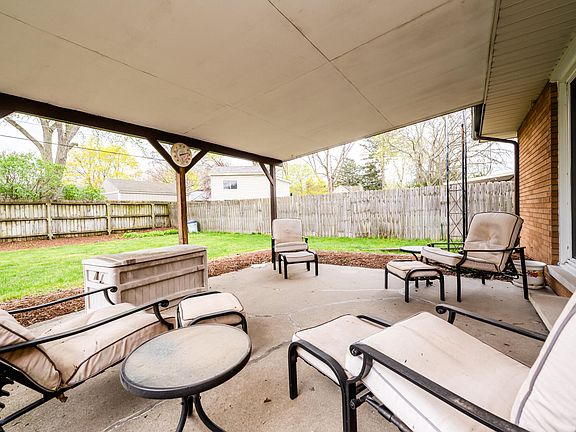 5th image of 1640 N Teakwood Dr