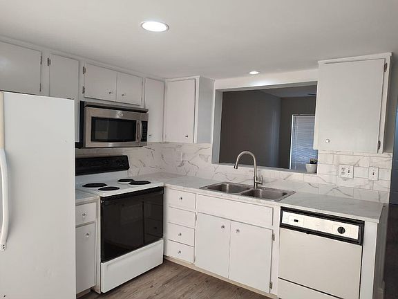 3rd image of 3524 Khayyam Ave