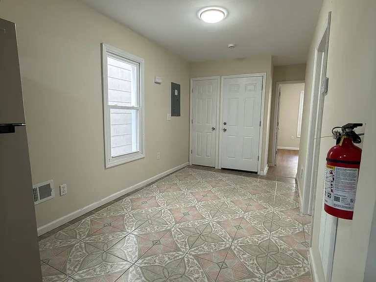 216 Delaware St #1 — Photo 2