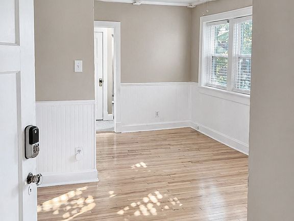 2nd image of 5403 Quincy St