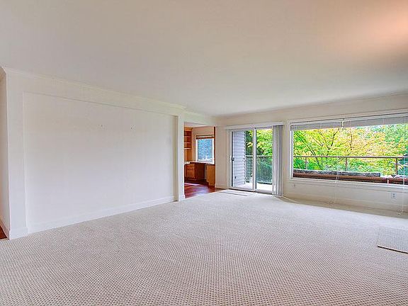 5th image of 2502 Canterbury Ln E #211