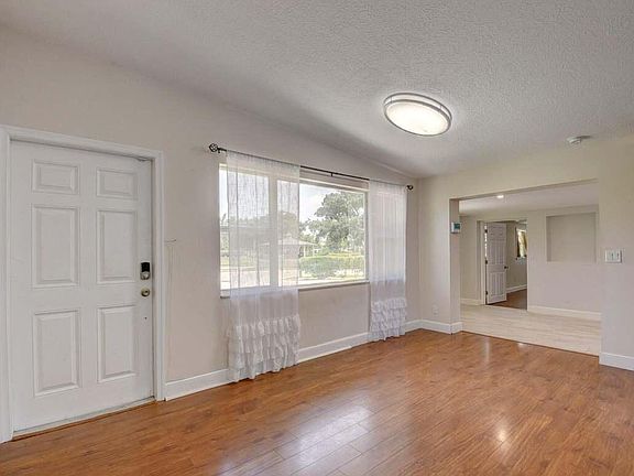 4th image of 612 Hibiscus Drive