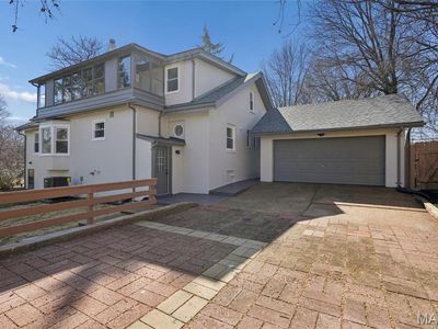 10235 Thorpe Ave, Saint Louis, MO, 63114