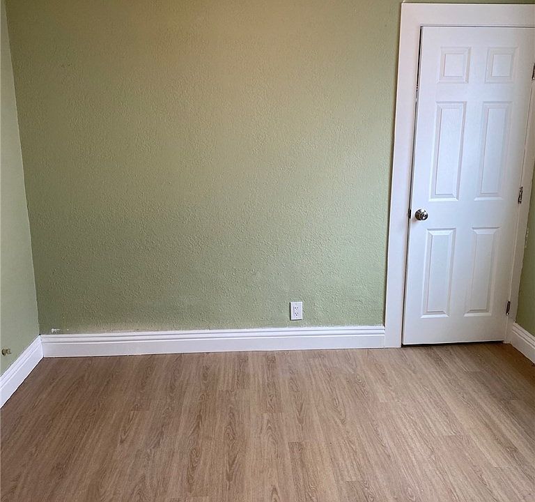 2nd image of 10619 Weigand Ave