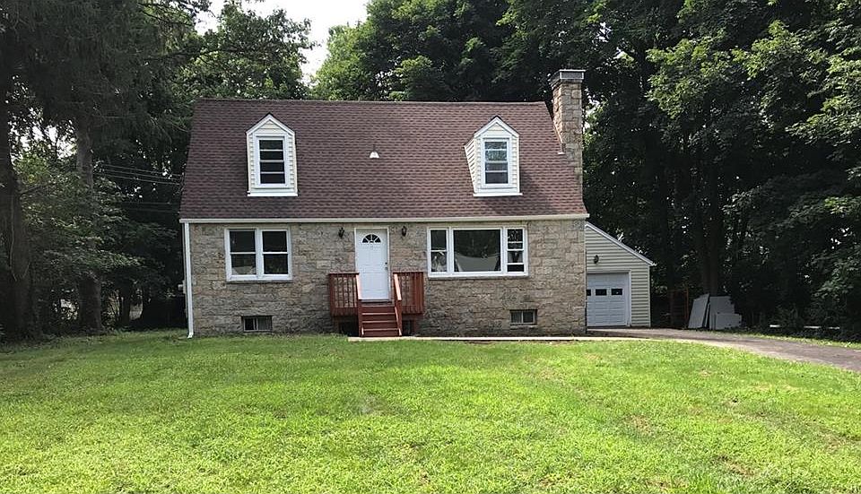 1st image of 9 Elmwood Dr