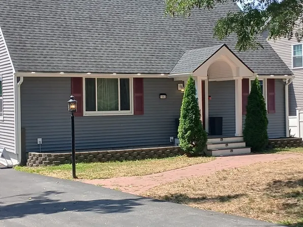 1582 Varnum Ave, Lowell, MA 01854