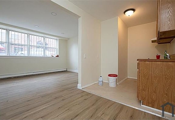 2nd image of 572 Stuyvesant Ave #44