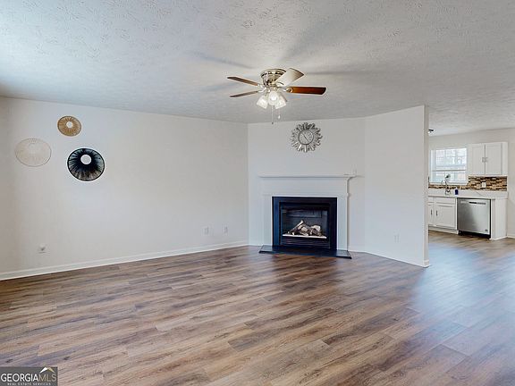 4th image of 26 Springbottom Dr