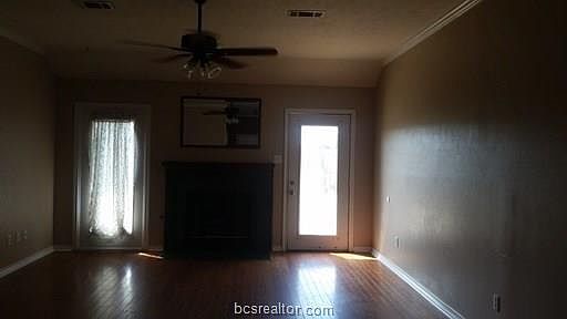 4th image of 721 Hasselt St