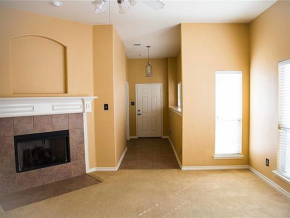 3rd image of 1409 Live Oak Ln