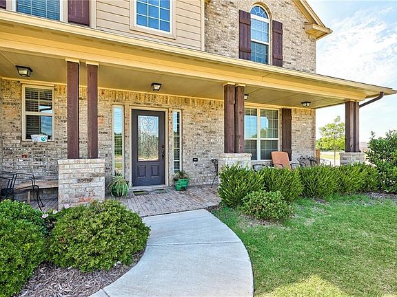 4th image of 2517 Foxglove Ln