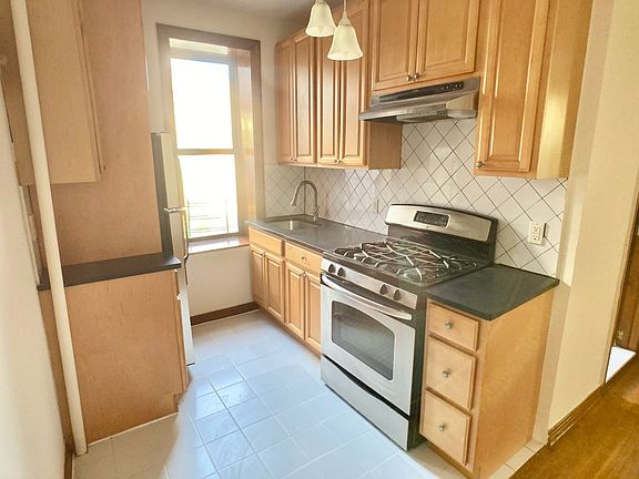 3rd image of 177 16th St APT 12