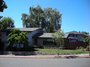 1315 SW Chestnut Dr, Portland, OR 97219