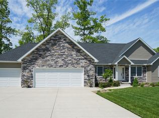 1328 Victory Hill Ln, Austintown, OH 44515
