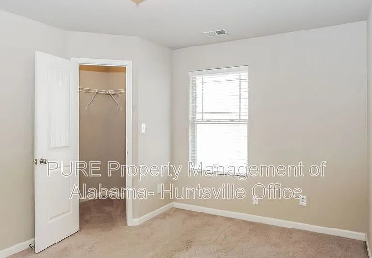 135 Wethersfield Dr — Photo 13
