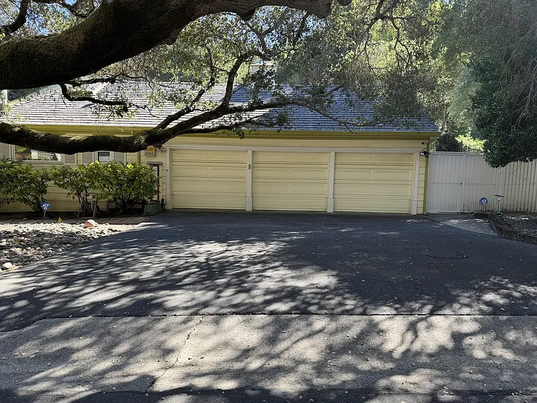 401 Moseley Rd — Photo 20