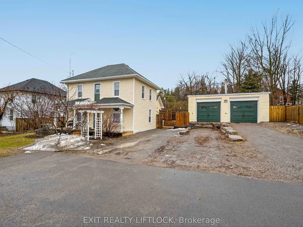 2464 Queen Mary St, Cavan Monaghan, ON L0A 1C0