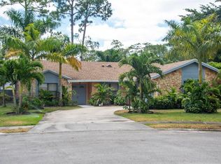 13484 Jonquil Ct, Wellington, FL 33414