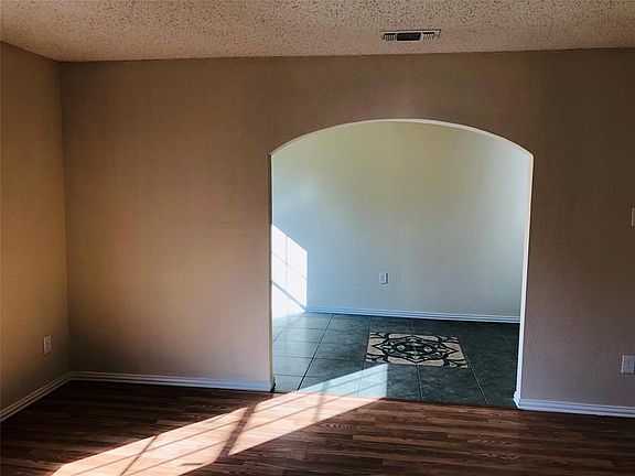 4th image of 3900 Clotell Dr