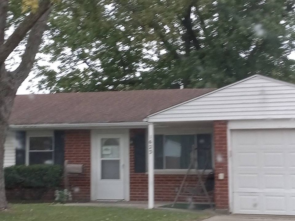 2nd image of 1623 Holly Pl