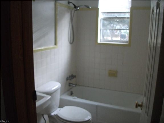 4th image of 9555 13th Bay St #A