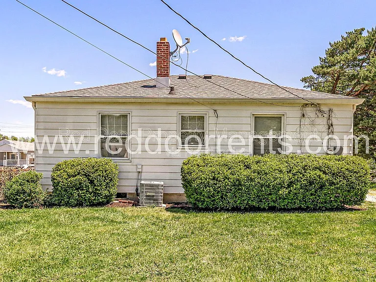 1742 N Whittier Pl — Photo 18