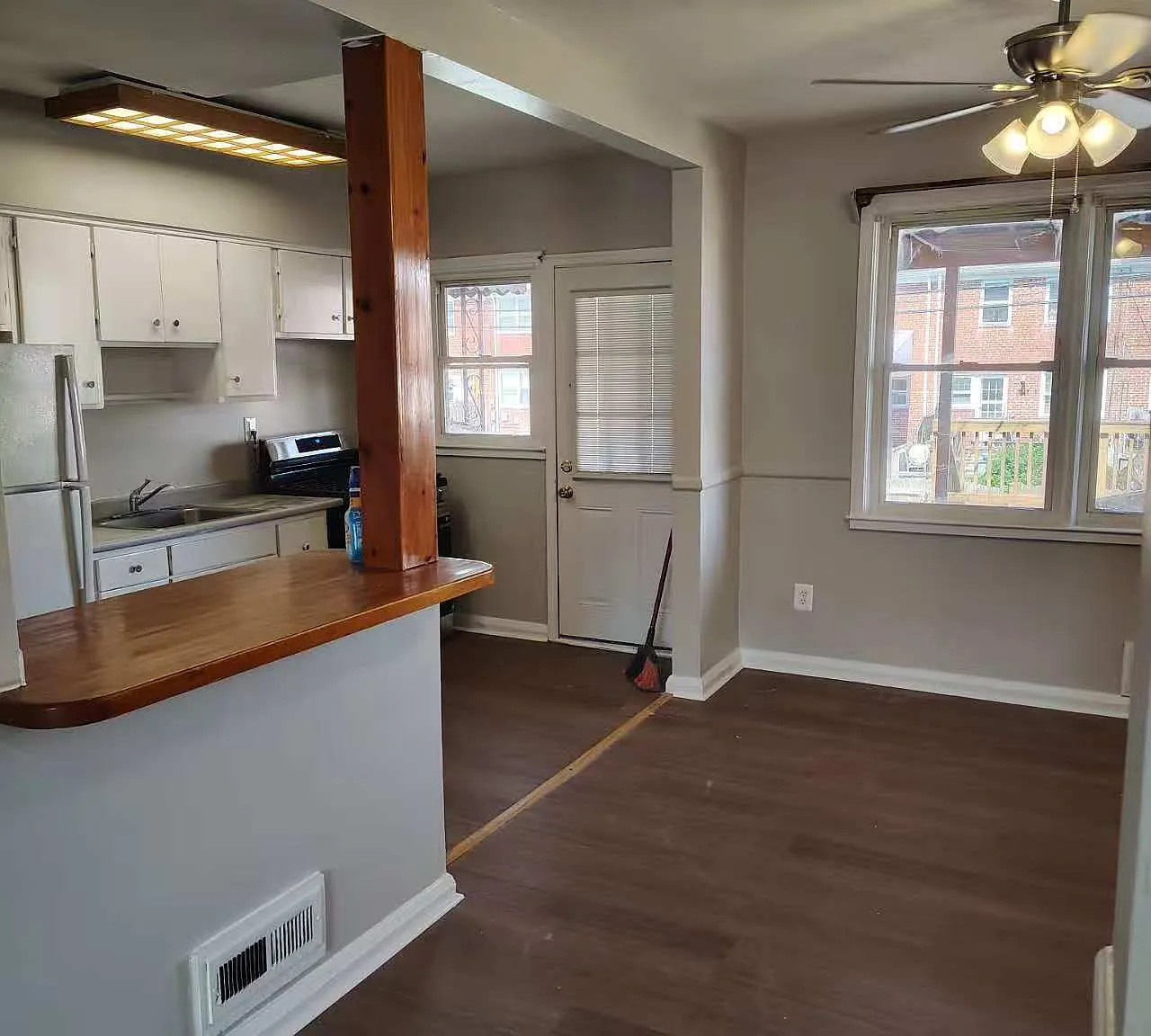 3 bed, 1260 sqft, $2,250 — Photo 2