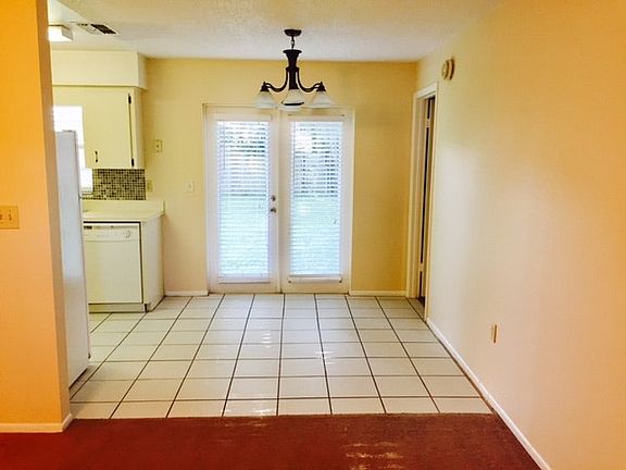 4th image of 508 Sunny Cir