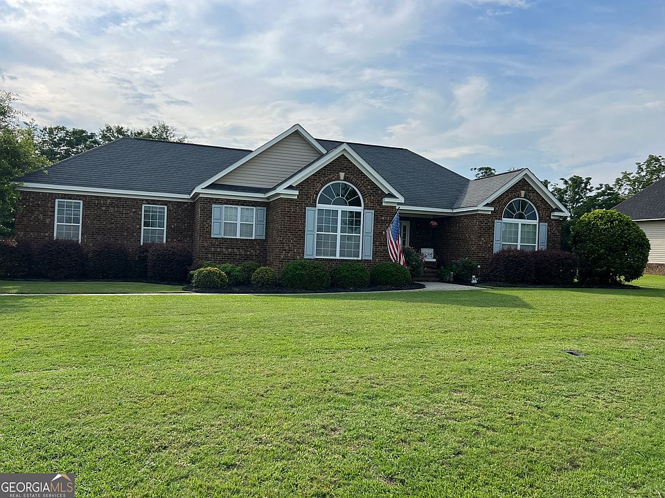 1st image of 105 Woodbridge Way