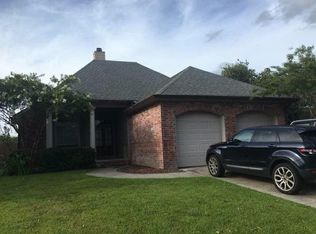 209 Lighthouse Point Cir, Youngsville, LA 70592