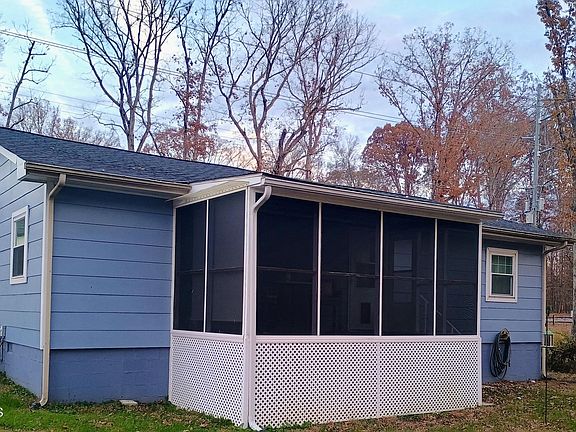 5th image of 572 Harris Creek Trl SW