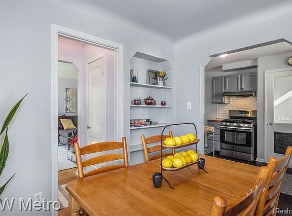 5th image of 4205 Bacon Ave